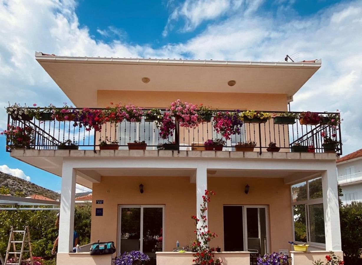 Apartments Vukman Seget Vranjica Exterior foto